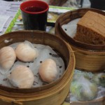 エビ入り蒸し餃子と卵蒸しパン